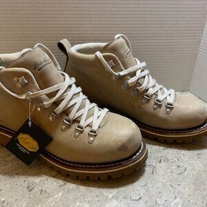 Eddie Bauer Hiking Boots size 9.5
